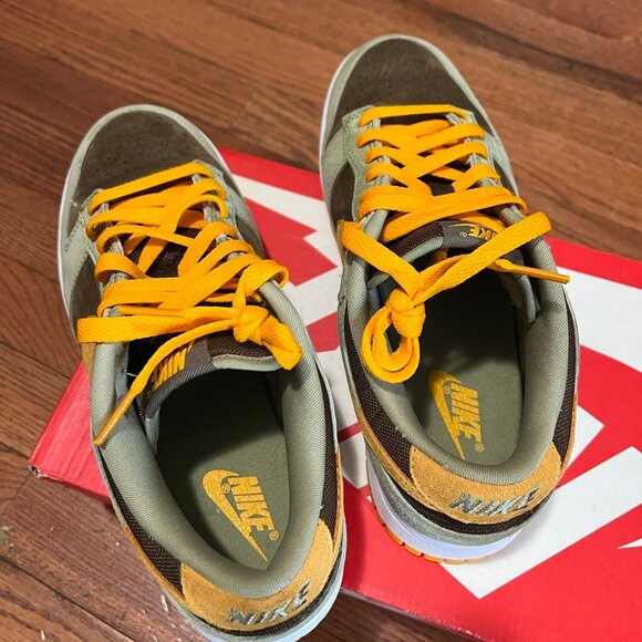 Nike Dunk Low Dusty Olive - Picture 4 of 5